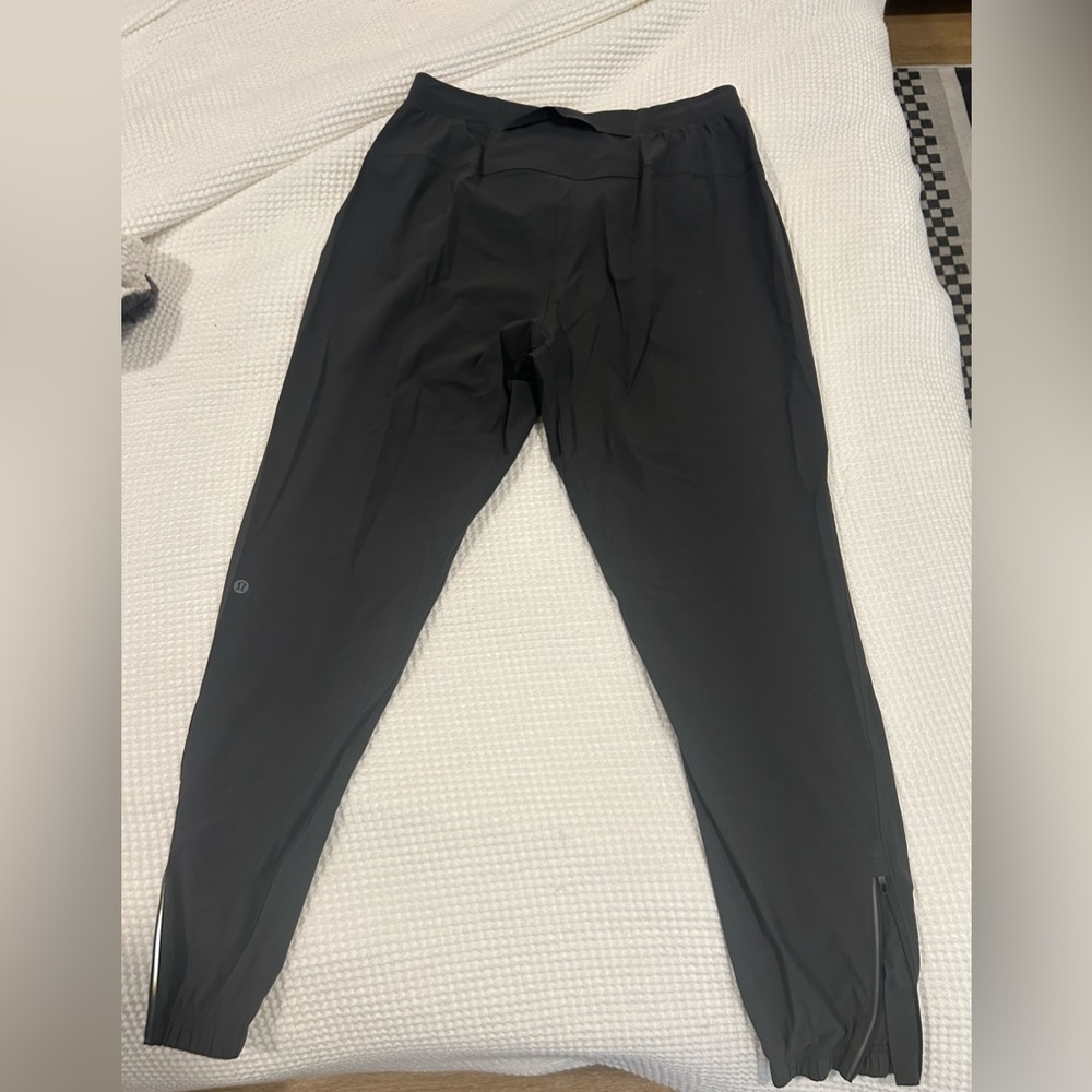 Lululemon Men’s Surge Jogger Gray Size Medium